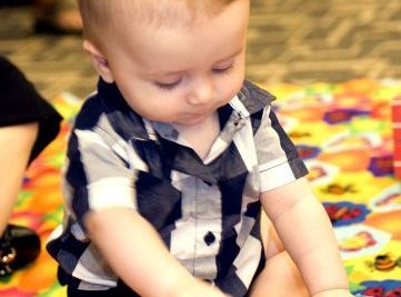 ¿Por qué los bebés tienen que estar en el suelo? 1 por que los bebes tienen que estar en el suelo